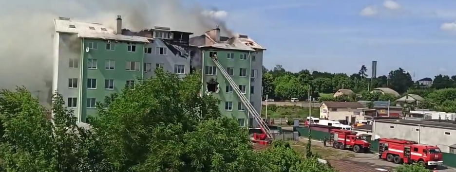 На Киевщине сначала взорвалась, а потом загорелась квартира в пятиэтажке (фото, видео)
