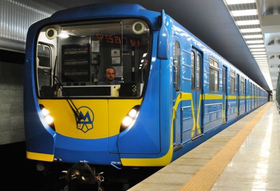 Метро в Киеве - 25 июня человек попал под поезд, движение остановлено - фото 1