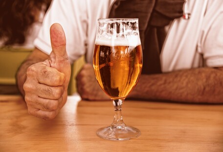 Організму буде тільки гірше: лікар пояснила шкоду від пива у спеку