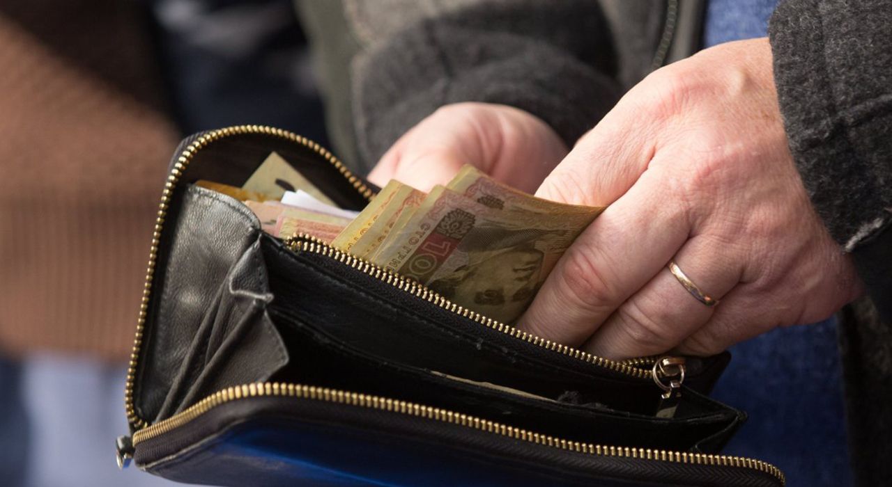 Налог на зарплату: украинцам предлагают платить меньше