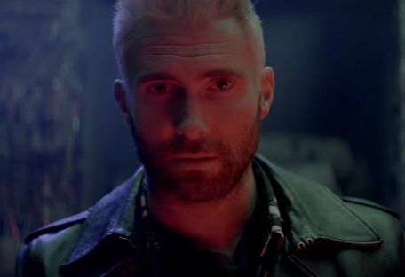 Американская группа Maroon 5 представила новый клип на трек «Cold»