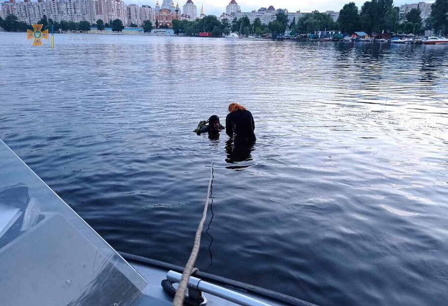 У Києві втопилося двоє людей - у одного зупинилося серце - фото - фото 1