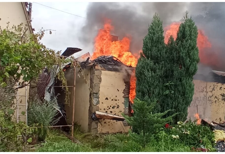 Война на Донбассе - боевики обстреляли частный сектор в Авдеевке - фото 1