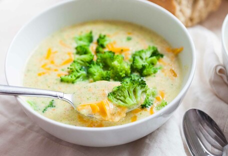 ТОП-5 рецептів літніх супів, які врятують від спеки й наповнять вітамінами