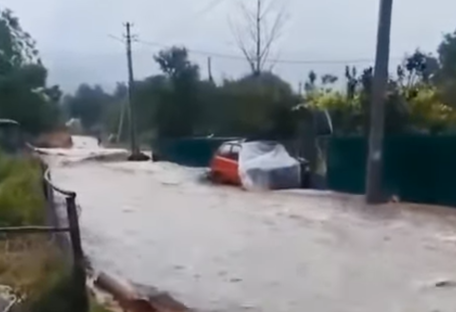 Новые потопы в Крыму: из берегов вышли три реки (видео)