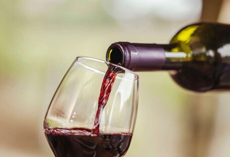 Експерти озвучили шість прихованих властивостей червоного вина