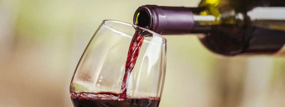 Експерти озвучили шість прихованих властивостей червоного вина
