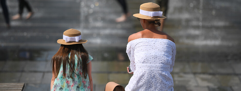 Нестерпна спека знову йде в Україну: у Києві обіцяють +34 градуси