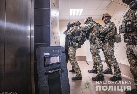 Стрельба из-за квартиры в Киеве: полиция показала фото и видео штурма