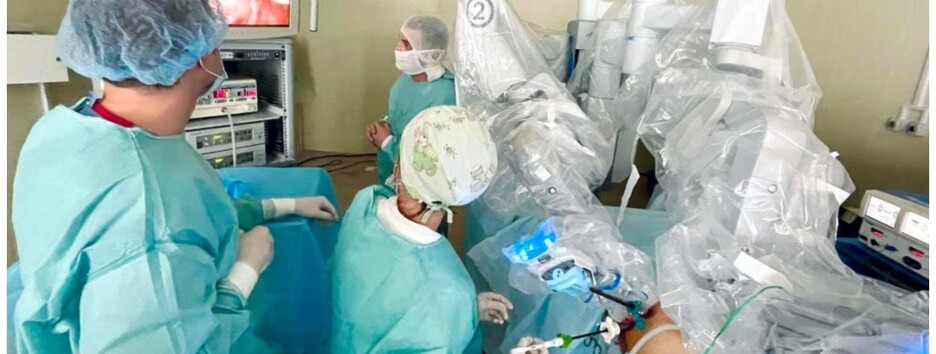 У Львові вперше гінекологічну операцію виконав робот (фото)