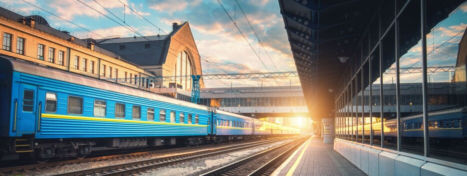 Поезда в Киев задерживаются: с путей сошел 