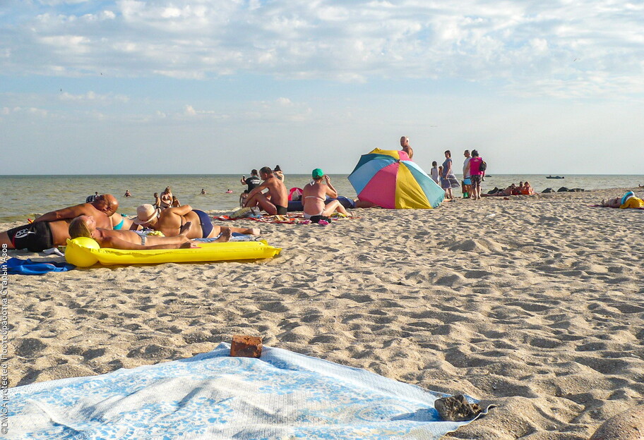 Відпочинок на Азовському морі - до Сєдового величезні черги з авто - фото - фото 1