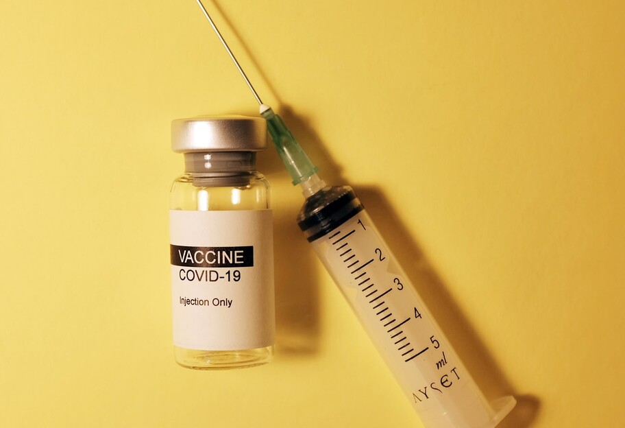 Вакцина від коронавірусу - Pfizer у Києві вистачить не на всіх бажаючих - фото 1