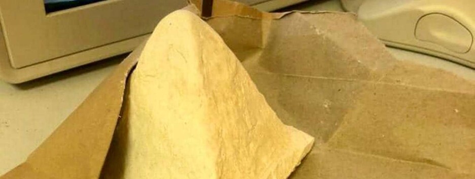 Двоє українців привезли у сувенірах з Єгипту небезпечну речовину (фото)