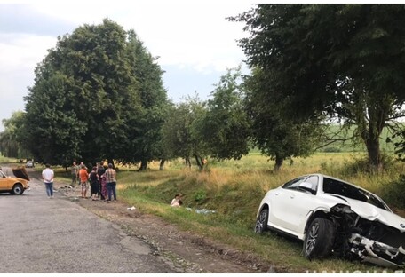 В Винницкой области беременная за рулем BMW сбила насмерть двух женщин (фото)
