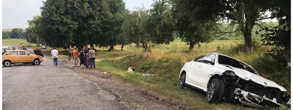 На Вінниччині вагітна за кермом BMW збила на смерть двох жінок (фото)