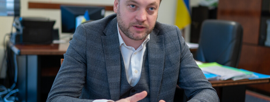 Дві машини і скромна квартира: чим володіє Денис Монастирський