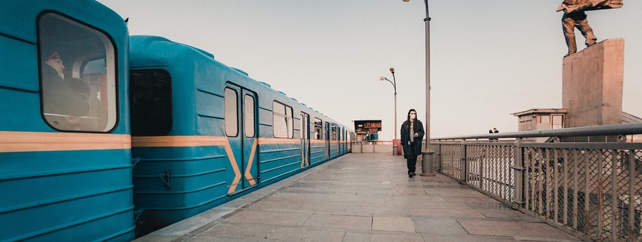 Человек в киевском метро погиб: задержка вызвала транспортный коллапс