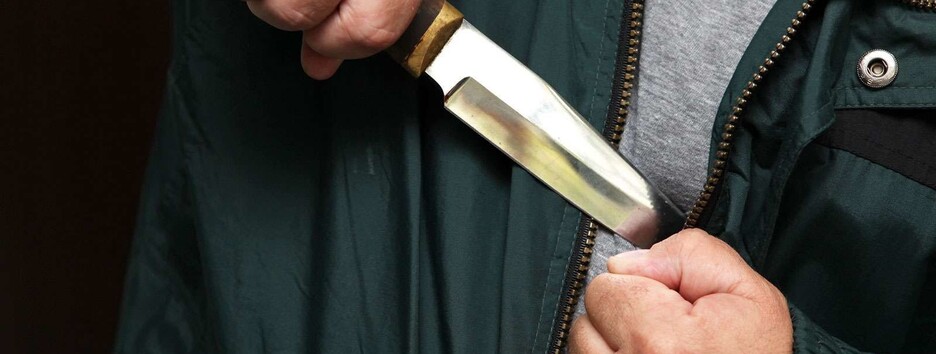 У Києві іноземець вдарив ножем перехожого, який не пригостив цигаркою