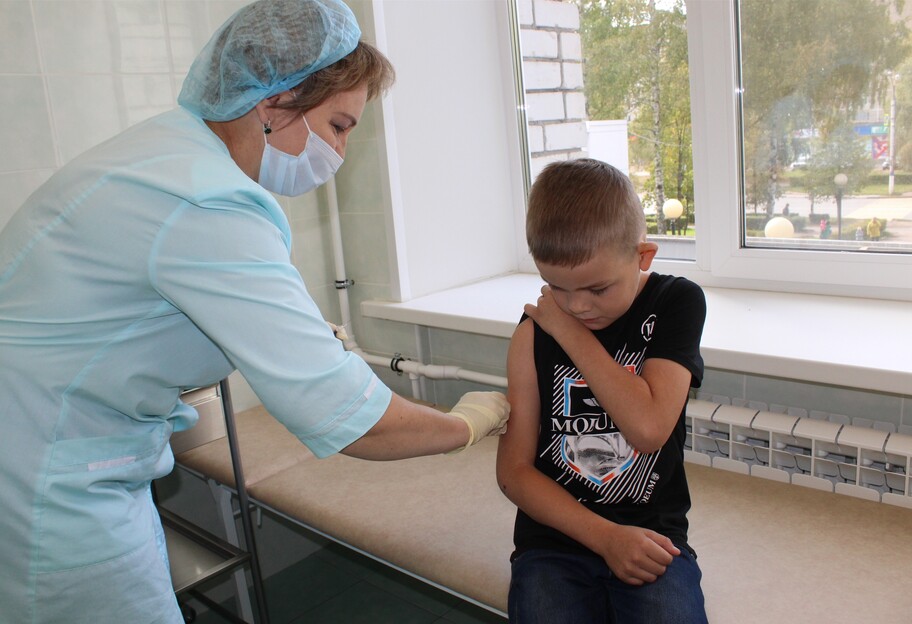 В Україні дозволять вакцинувати дітей від коронавірусу - фото 1
