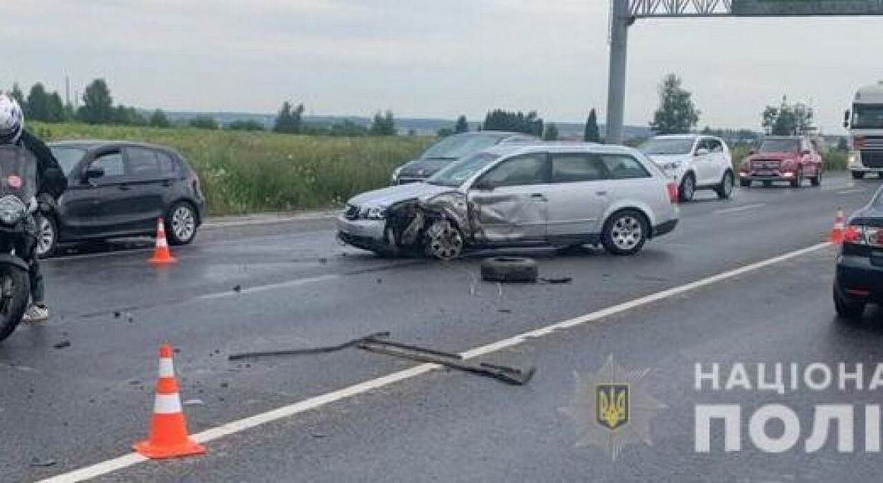 Под Львовом в тройном ДТП погибла 2-летняя девочка фото