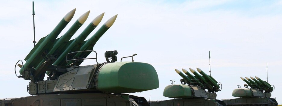 Россия бомбит с воздуха полигон в Крыму, ВСУ в ответ развернули 