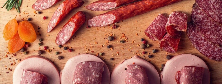 М'ясо та ковбаса небезпечні для здоров'я: вчені пояснили чому