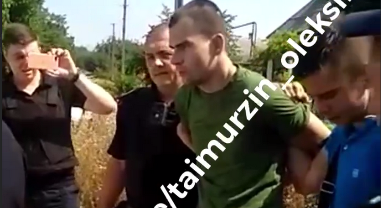Діставали з-під ліжка: пацієнта психіатричної лікарні, якого звинувачують у вбивстві медбрата, розшукали фото