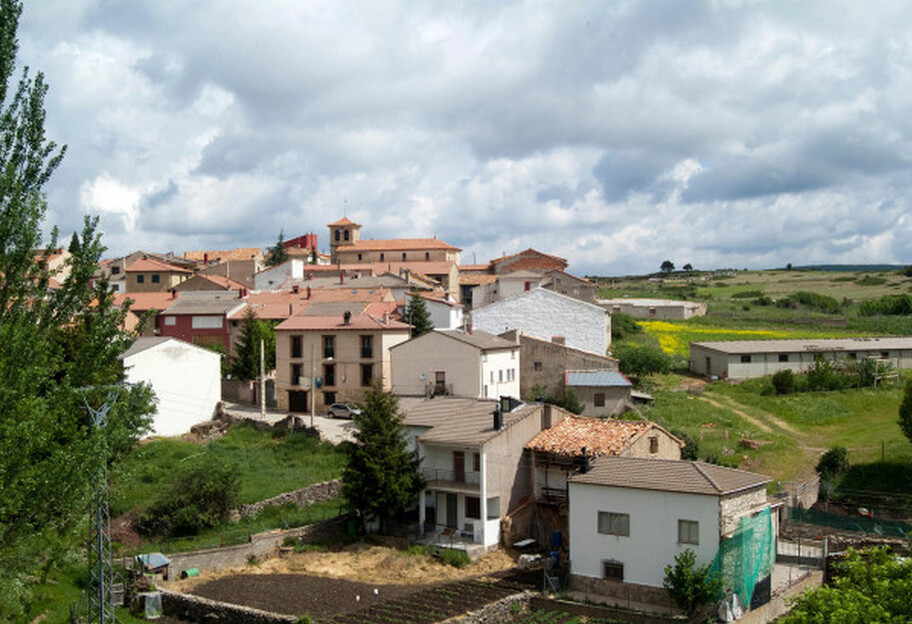 Работа в Испании - в Григосе иностранцам обещают бесплатное жилье  - фото 1