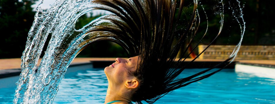 Як доглядати за волоссям влітку: забудеш про сухість, ламкість і випадання волосся