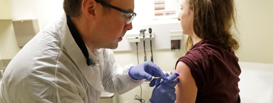 Щеплені люди переносять 