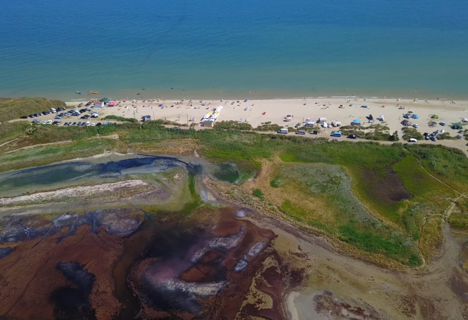 Відпочинок на Чорному морі в 2021 - у Лебедівці зсуви не лякають туристів, фото - фото 1