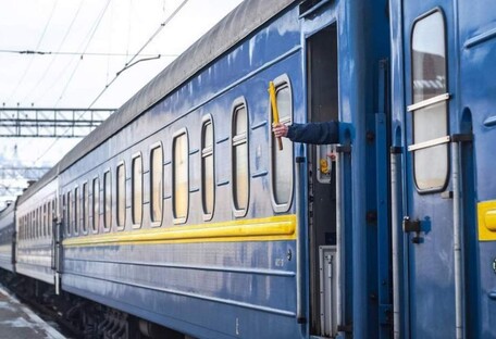 До 5 часов: поезда в Киев и Одессу задерживаются из-за непогоды