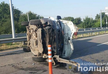 В Полтавской области столкнулись два микроавтобуса: пострадали шестеро детей (фото)