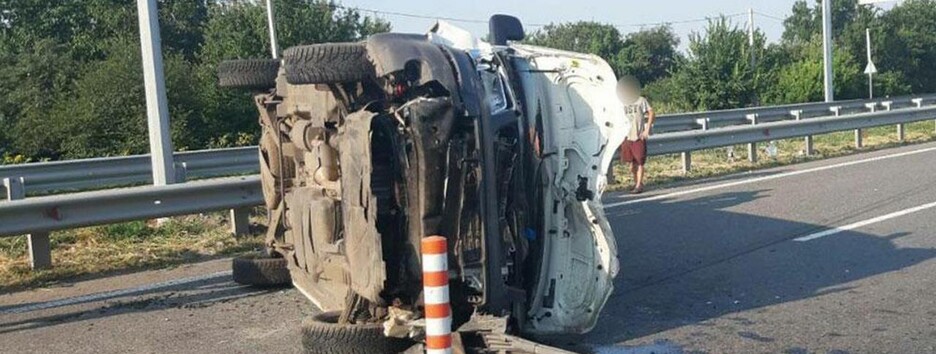 У Полтавській області зіткнулися два мікроавтобуси: постраждали шестеро дітей (фото)