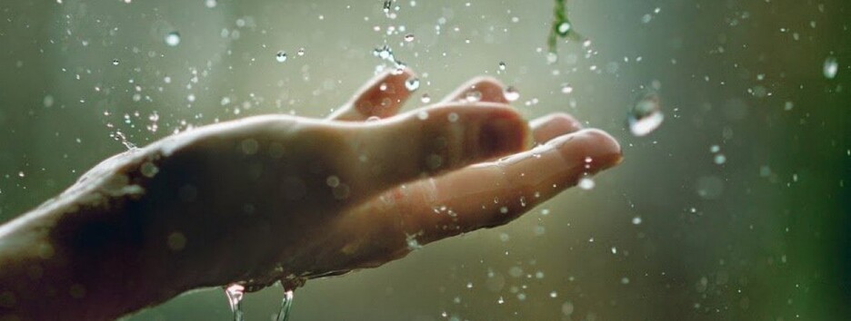 Циклон наступає: в Україну йдуть грозові дощі з градом