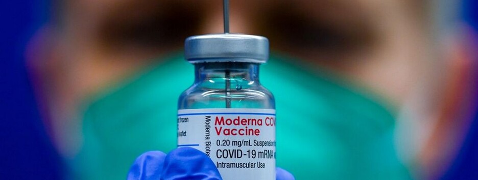У Moderna назвали ефективність вакцини і заявили про необхідність третьої дози