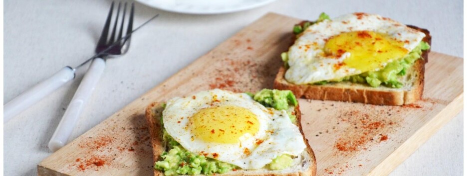 Сніданок натщесерце: названо продукти, які шкідливо їсти з ранку