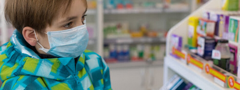 Запрет продавать лекарства детям скоро вступит в силу: закон подписан