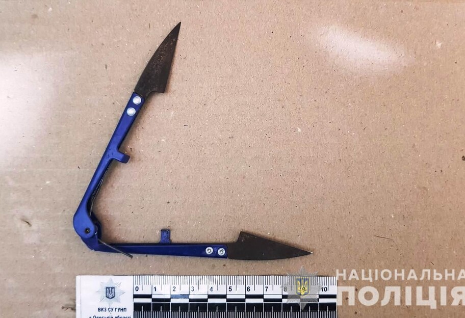 В Одессе мужчина ножницами убил соседа - фото, видео - фото 1