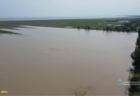 Масштабный потоп на юге Украины показали с высоты птичьего полета 