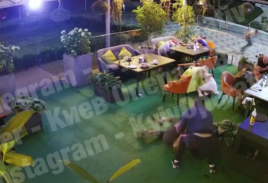 Стрілянина у ресторані Києва - відео розборок у Голосієво - фото 1