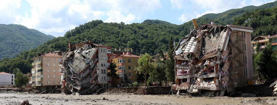  У Туреччині через повені загинули десятки людей (відео)
