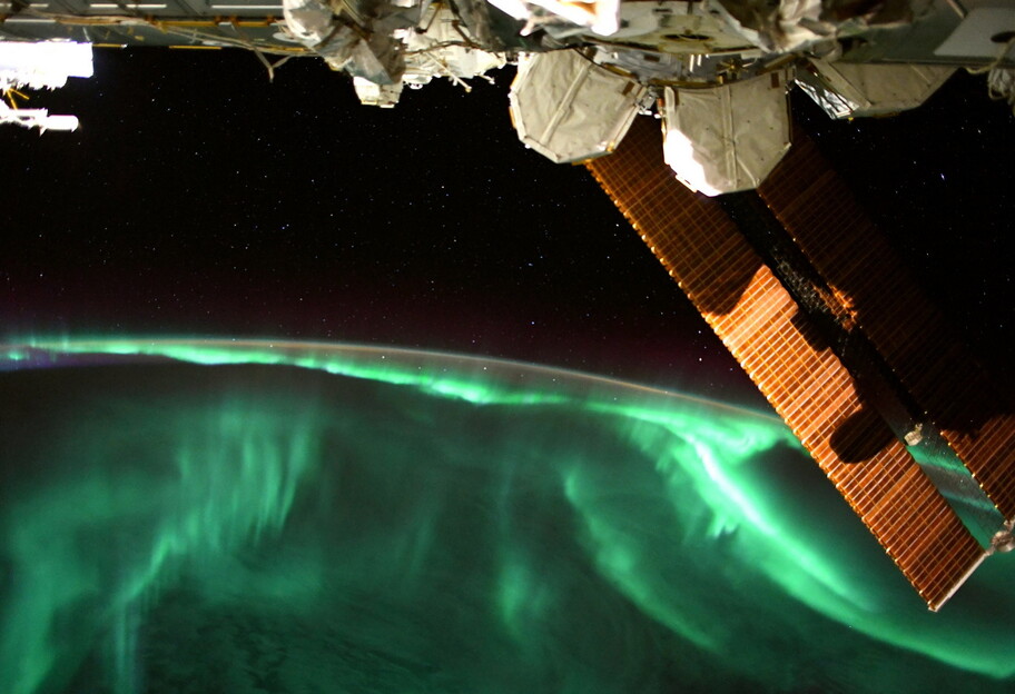 Північне сяйво з космосу показали з МКС - фото - фото 1