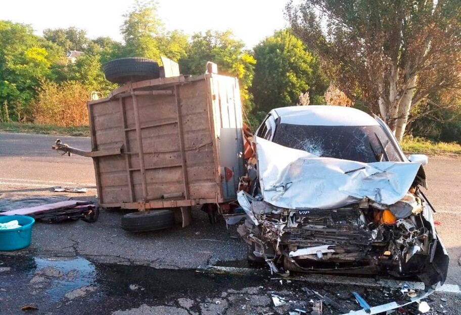 В Новой Одессе столкнулись три автомобиля, погиб человек, еще двое пострадали - фото - фото 1
