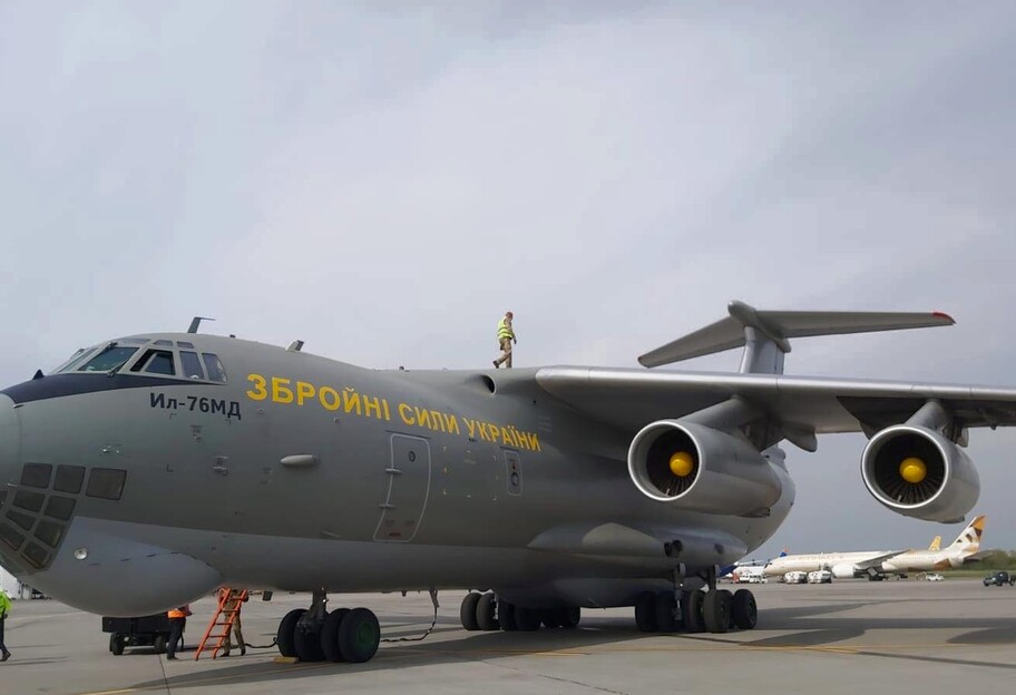 Евакуаційний літак ЗСУ незабаром прибуде в Україну - фото 1