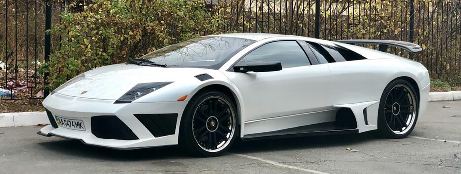 Как в Монако: под Киевом нашли парковку с элитными авто  (фото)