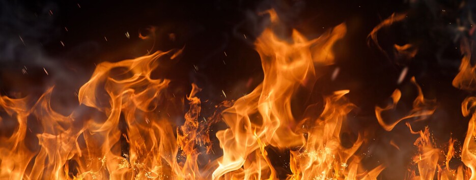 В Киевской области мужчина приревновал бывшую и поджег ей дом (фото)