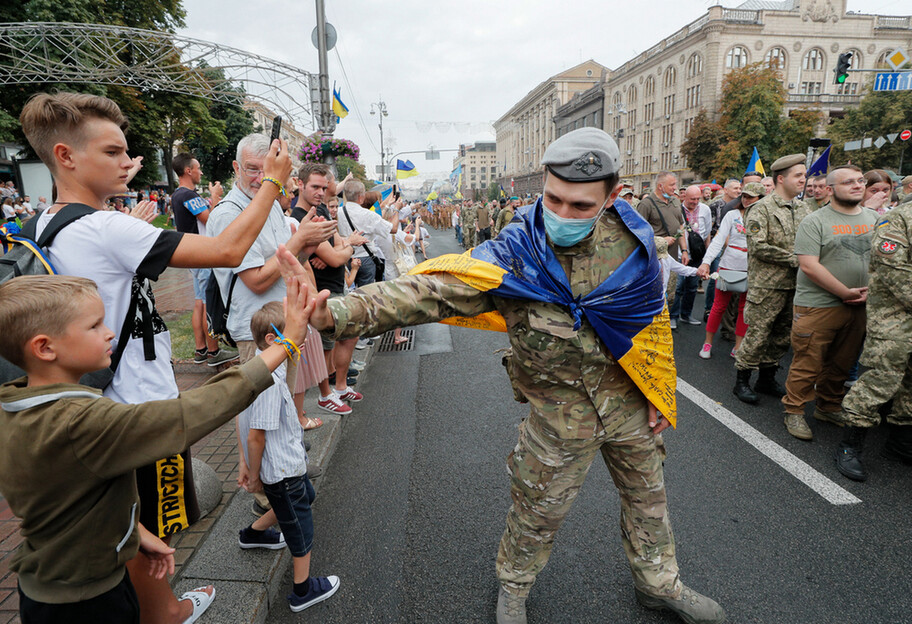 Марш Защитников в Киеве 2021 - видео марша ветеранов 24 августа 2021 - фото 1