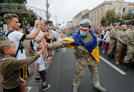 Марш Захисників: вiдео альтернативного параду у Києві